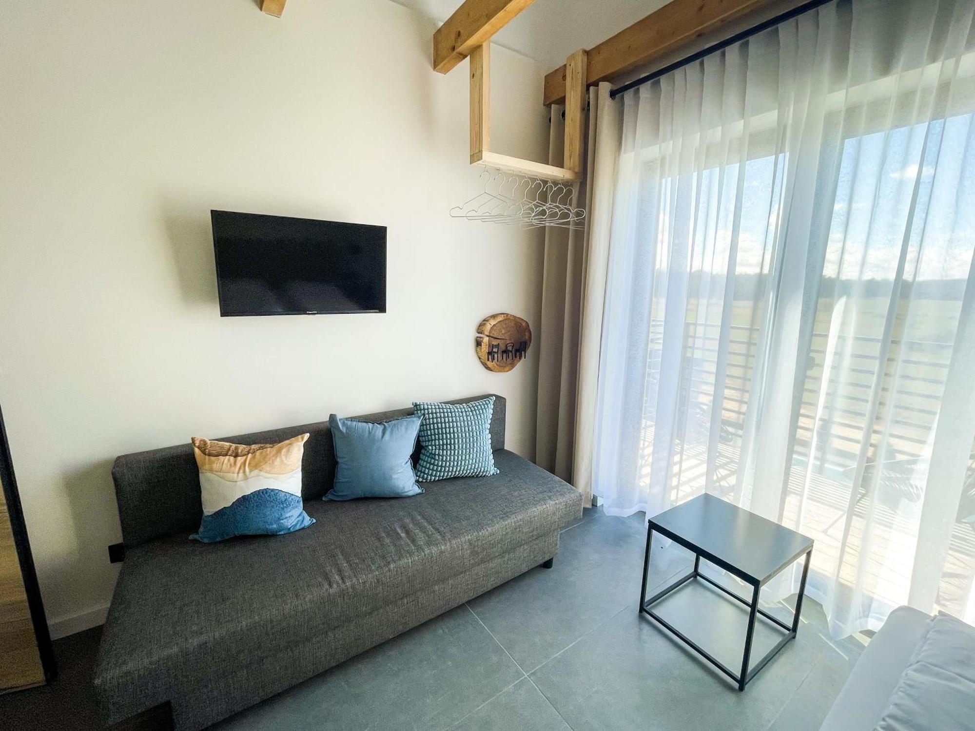 Loox Ostrovo- Boutique House-noclegi Nad Morzem