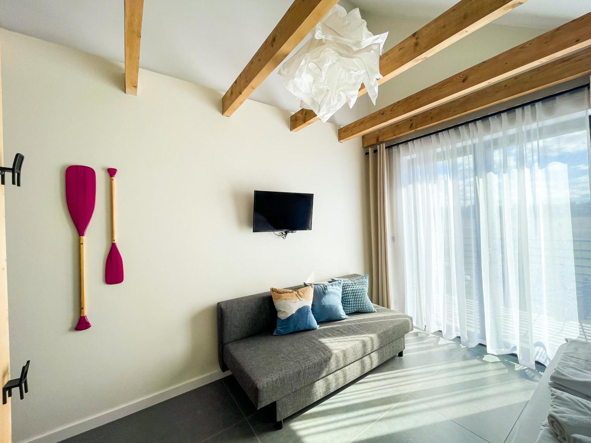 Apartment Loox Ostrovo- Boutique House-noclegi Nad Morzem